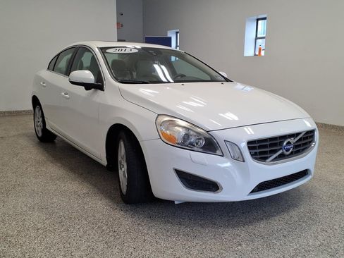 Used 2013 Volvo S60 T5 Platinum w/ Climate Package AWD/4WD image 3