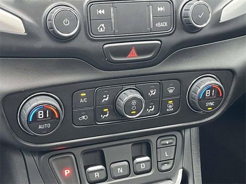 Used 2021 GMC Terrain SLT w/ Elevation Edition image 38