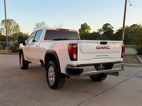 Used 2022 GMC Sierra 2500 SLE w/ SLE Convenience Package image 3