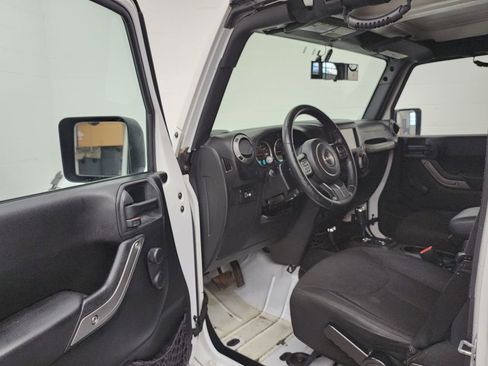 Used 2015 Jeep Wrangler Unlimited Sport w/ Connectivity Group image 10