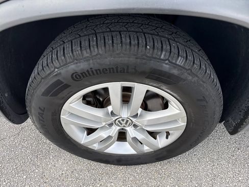 Used 2016 Volkswagen Tiguan SEL AWD/4WD image 12