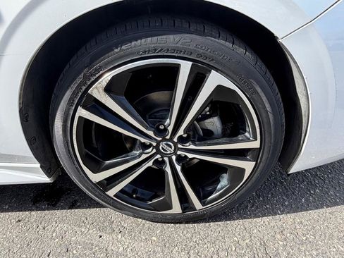 Used 2020 Nissan Sentra SR image 25