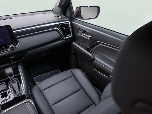 Used 2024 GMC Canyon Elevation w/ Elevation Premium Package image 30