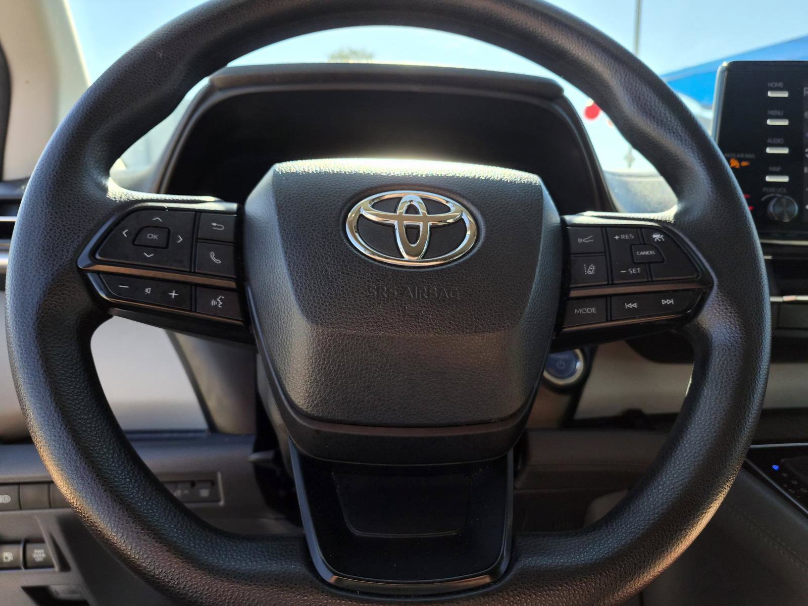 Used 2022 Toyota Sienna LE FWD image 22