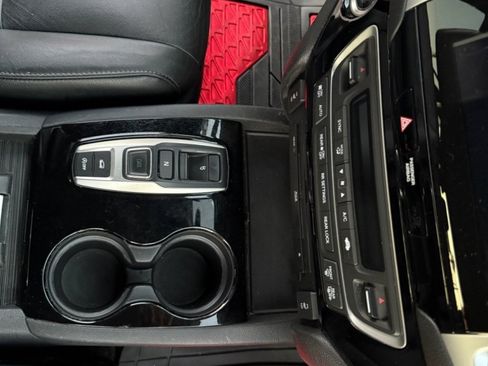 Used 2018 Honda Pilot Touring image 25