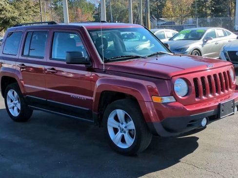 Used 2016 Jeep Patriot Latitude image 2