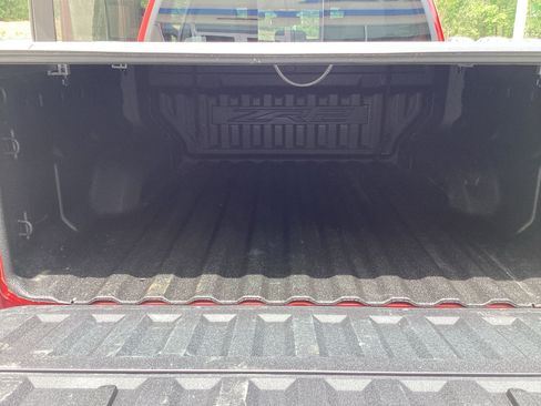 Used 2024 Chevrolet Colorado ZR2 w/ Technology Package AWD/4WD image 33