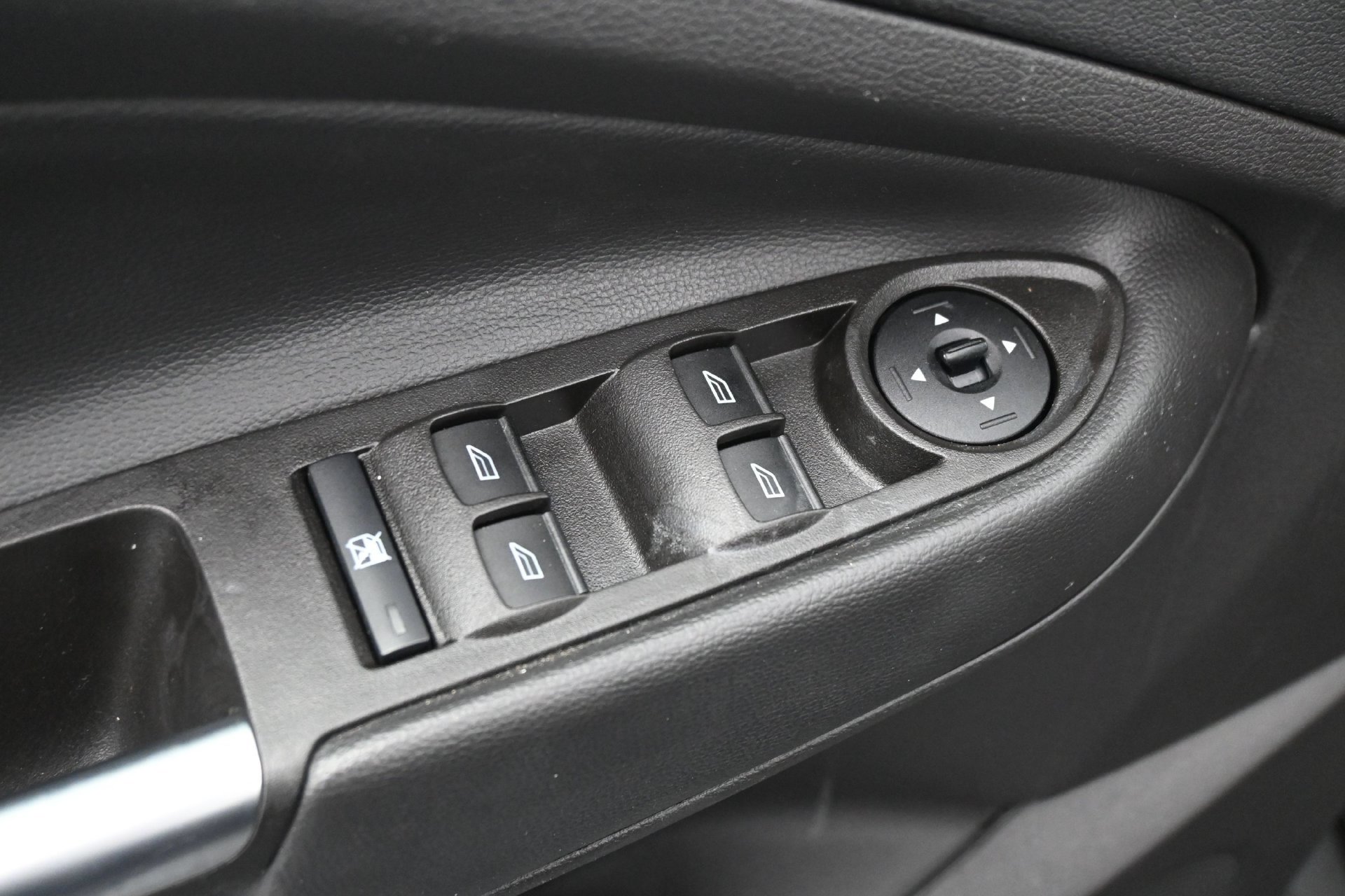 Used 2017 Ford Escape SE AWD/4WD image 18