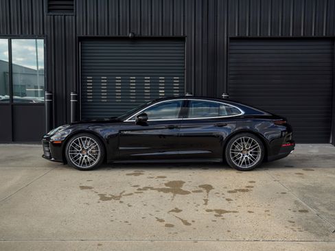New 2026 Porsche Panamera 4 image 2