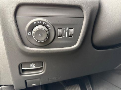 New 2025 Jeep Grand Cherokee Summit image 20