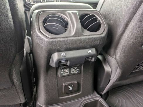 Used 2023 Jeep Gladiator Rubicon w/ Trailer Tow Package AWD/4WD image 13