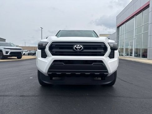 Used 2024 Toyota Tacoma SR AWD/4WD image 2