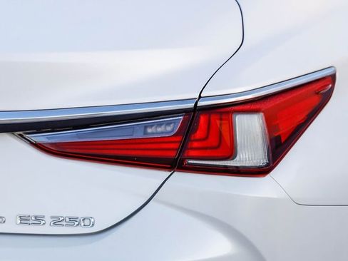 Used 2021 Lexus ES 250 w/ Premium Package image 10