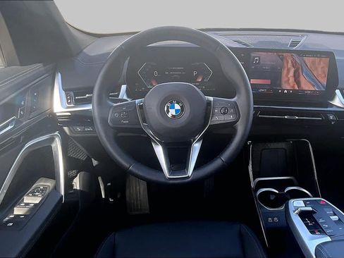 Used 2026 BMW X2 xDrive28i AWD/4WD image 5