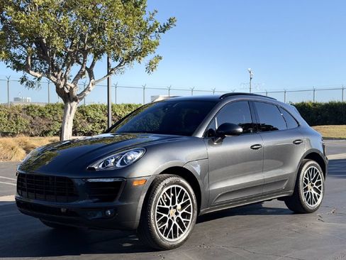 Used 2018 Porsche Macan S AWD/4WD image 1