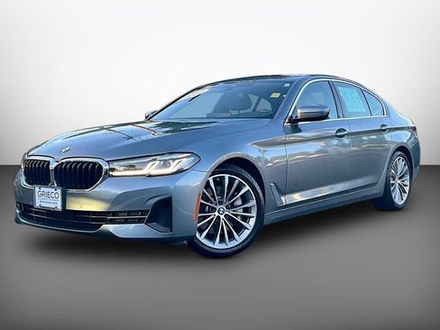 Used 2022 BMW 530i xDrive w/ Convenience Package AWD/4WD image 3