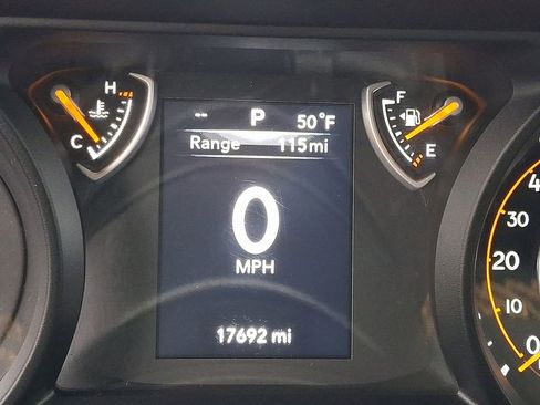 Used 2024 Jeep Gladiator Sport image 23