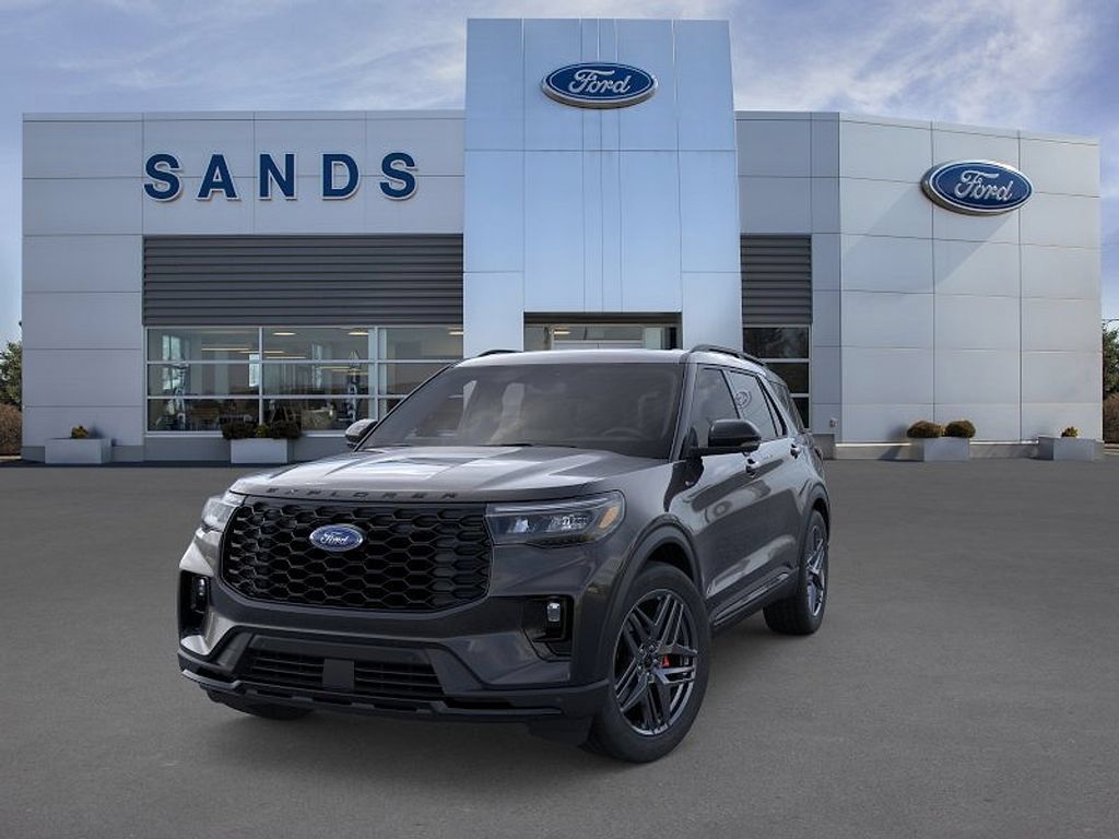 New 2026 Ford Explorer ST-Line w/ ST-Line Street Pack AWD/4WD image 2