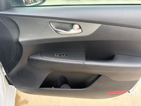 Used 2020 Kia Forte LXS FWD image 18
