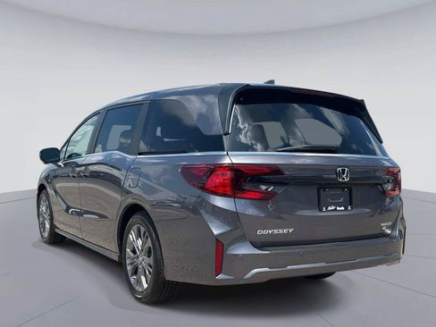 Certified 2026 Honda Odyssey Touring image 6