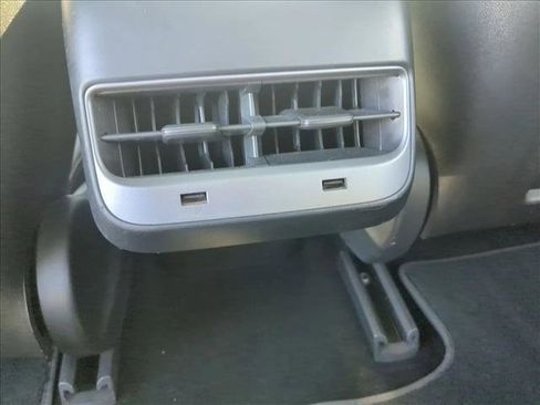 Used 2018 Tesla Model 3 Long Range image 17