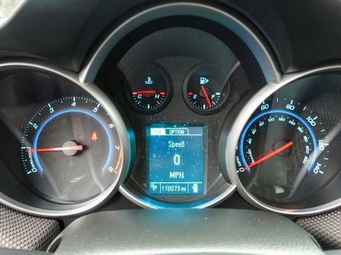 Used 2015 Chevrolet Cruze LT w/ Technology Package image 15