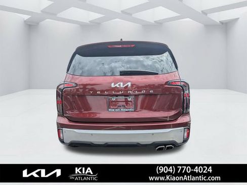 Used 2024 Kia Telluride EX w/ EX Captain's Chair Package FWD image 4