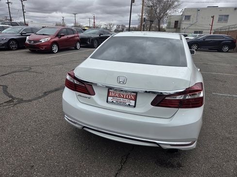 Used 2017 Honda Accord EX image 2