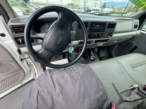 Used 2000 Ford F550 2WD Regular Cab Super Duty image 12