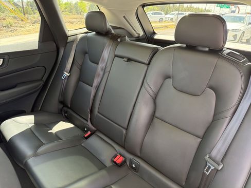 Used 2025 Volvo XC60 B5 Core AWD/4WD image 22