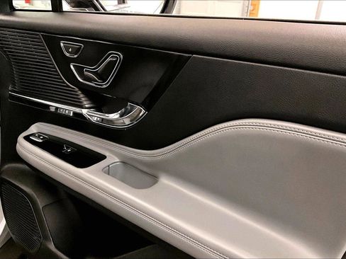 Used 2021 Lincoln Corsair AWD w/ Equipment Group 101A image 23