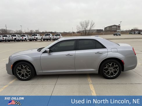 Used 2015 Chrysler 300 S w/ 300S Premium Group image 2