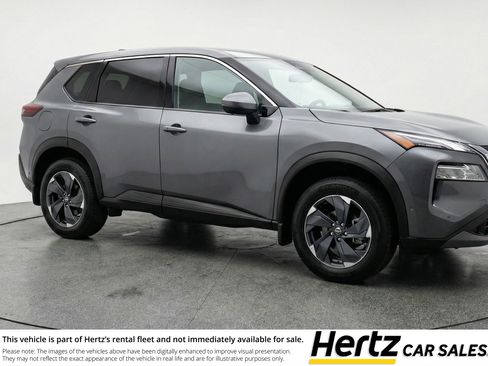 Used 2025 Nissan Rogue SV image 1