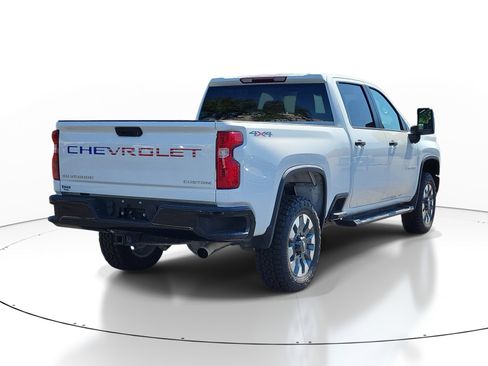 Used 2022 Chevrolet Silverado 2500 Custom image 6