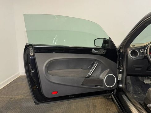 Used 2013 Volkswagen Beetle 2.0T FWD image 7