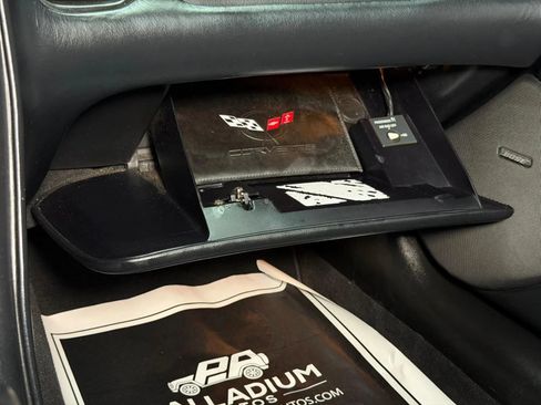 Used 2001 Chevrolet Corvette Convertible w/ Preferred Equipment Group2 image 34