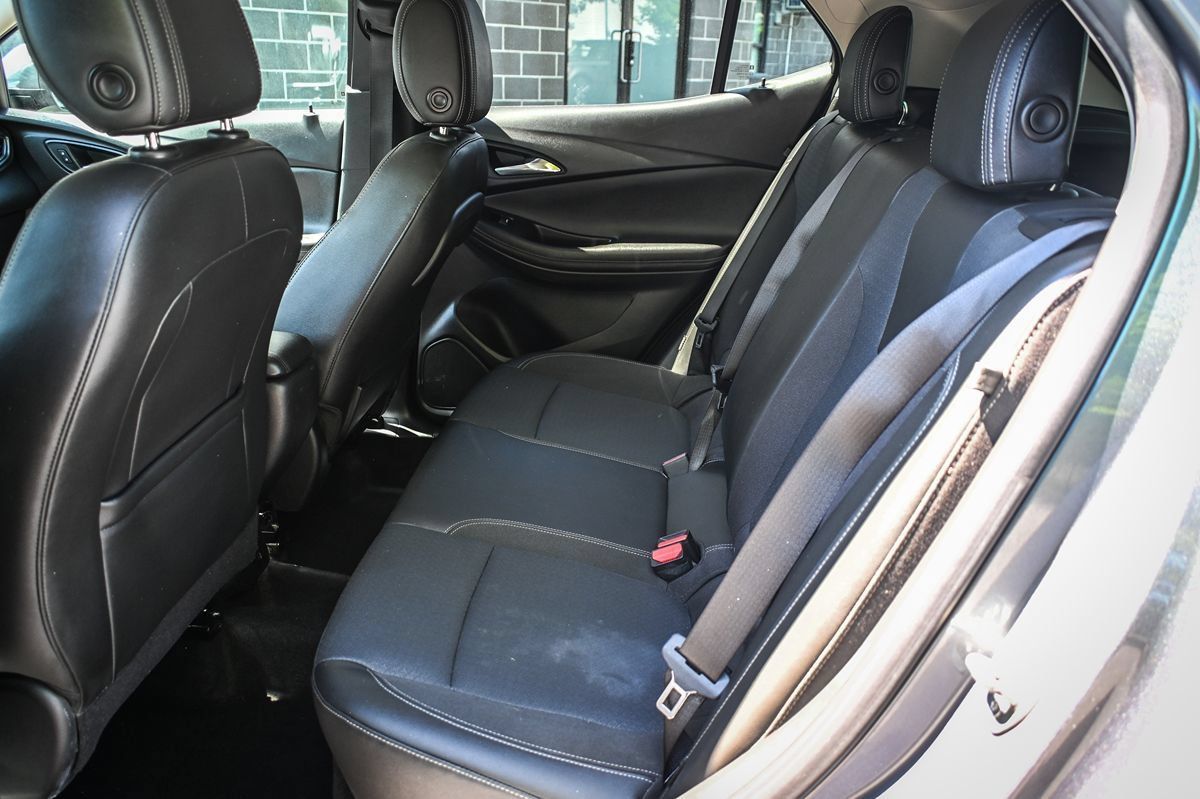 Used 2020 Buick Encore GX Preferred w/ Cold Weather Comfort Package AWD/4WD image 14