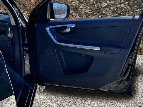 Used 2012 Volvo XC60 T6 image 21