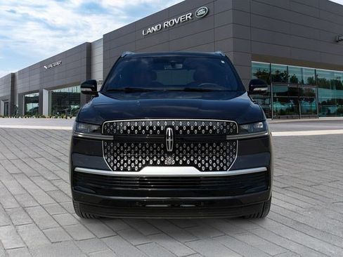 Used 2025 Lincoln Navigator Reserve AWD/4WD image 8