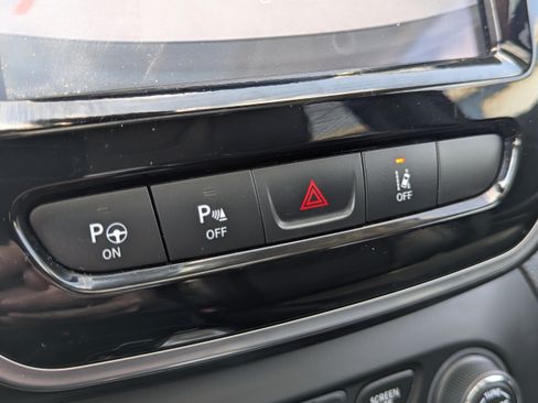 Used 2021 Jeep Cherokee Limited AWD/4WD image 19