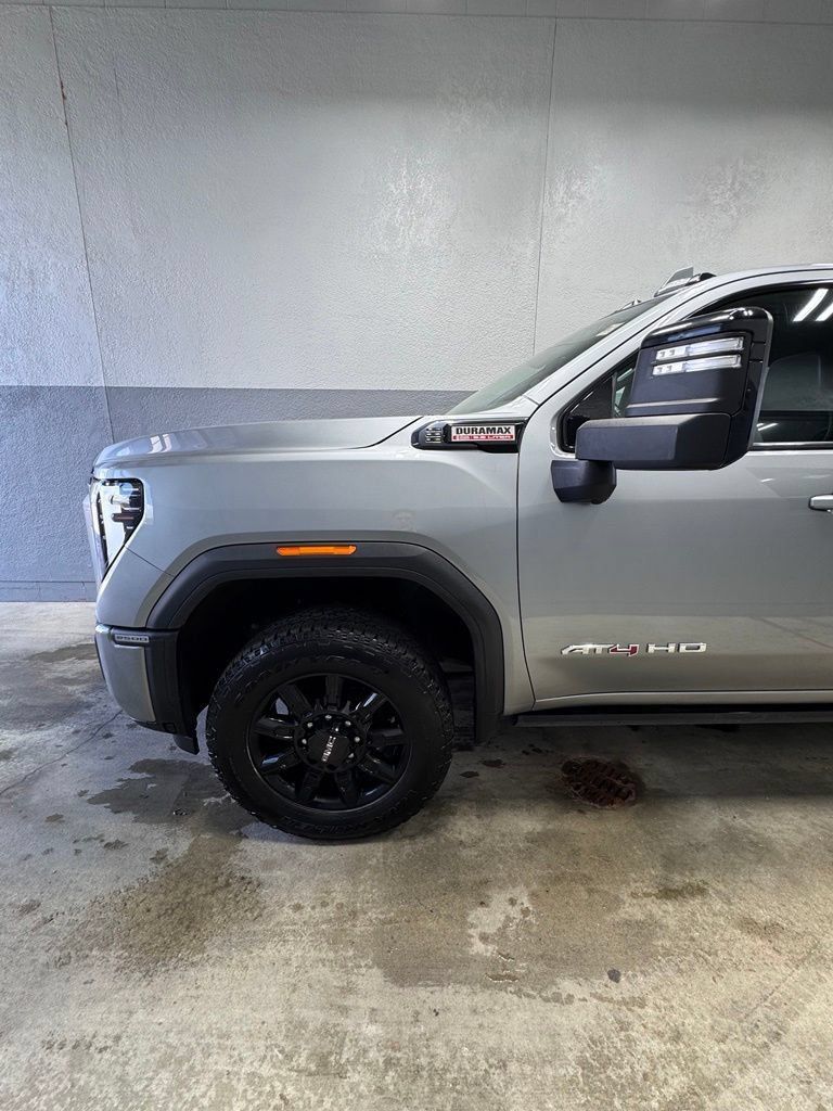 Used 2024 GMC Sierra 2500 AT4 w/ AT4 Premium Plus Package AWD/4WD image 9