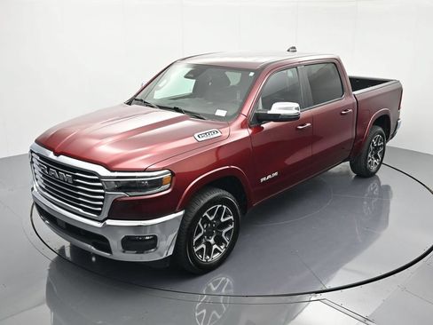 Used 2025 RAM 1500 Laramie AWD/4WD image 28