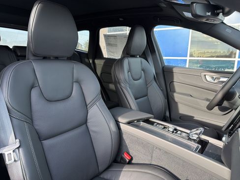 New 2026 Volvo XC60 B5 Ultra w/ Climate Package image 12