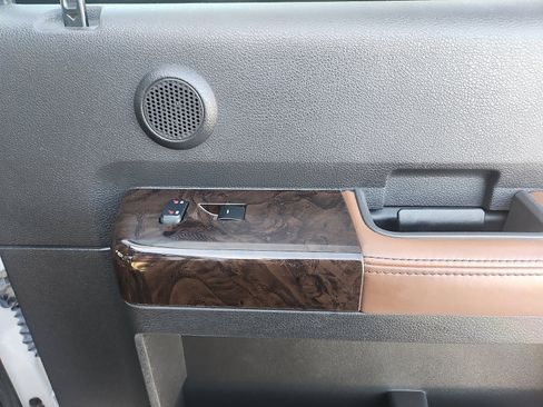 Used 2016 Ford F250 Platinum w/ FX4 Off-Road Package image 32