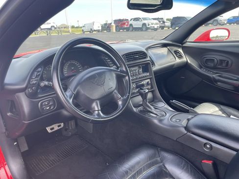 Used 2001 Chevrolet Corvette Convertible w/ Preferred Equipment Group2 RWD image 9
