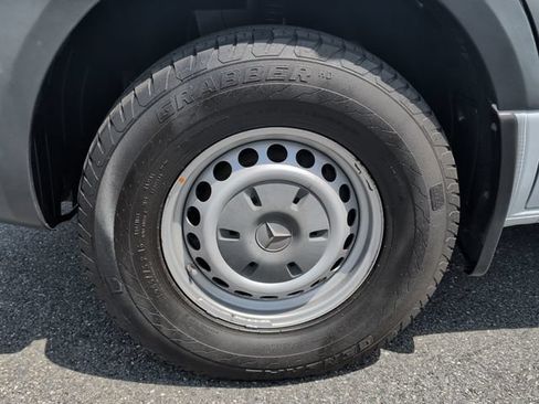 Used 2019 Mercedes-Benz Sprinter 2500 image 6