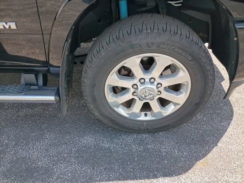 Used 2019 RAM 2500 Laramie AWD/4WD image 11