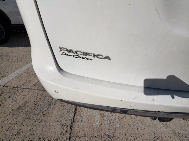 Used 2017 Chrysler Pacifica Limited FWD image 25