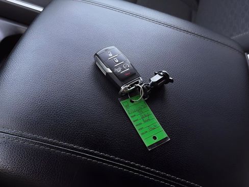 Used 2025 RAM 1500 Big Horn AWD/4WD image 29