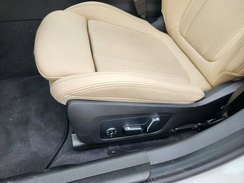 Used 2026 BMW 330i xDrive Sedan w/ Premium Package AWD/4WD image 16